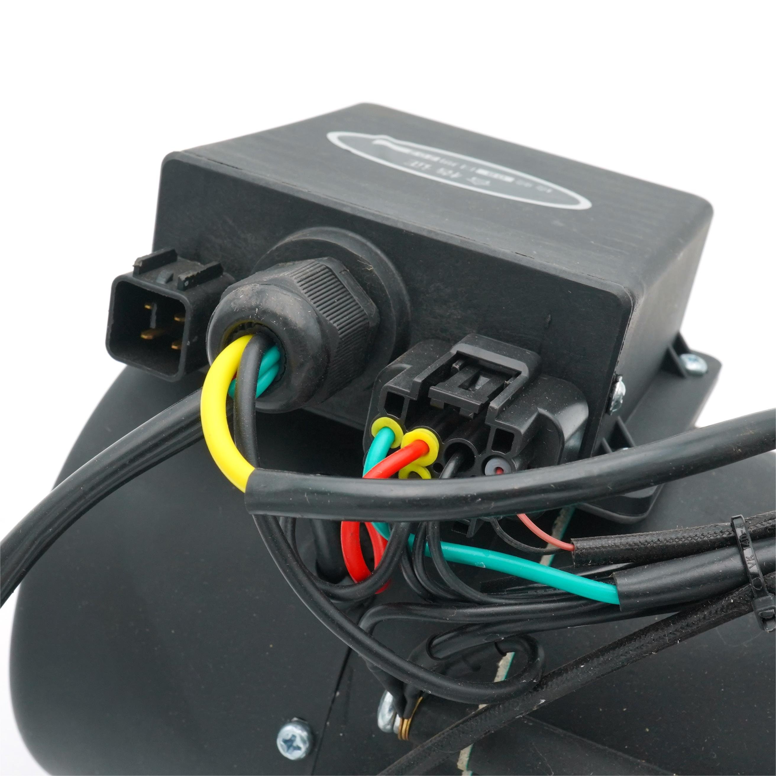 DC 12V Parking Air Heater for Outdoor Places Like RVs Ships Buses with LCD Switch for Water Heating in Cars and Trucks
