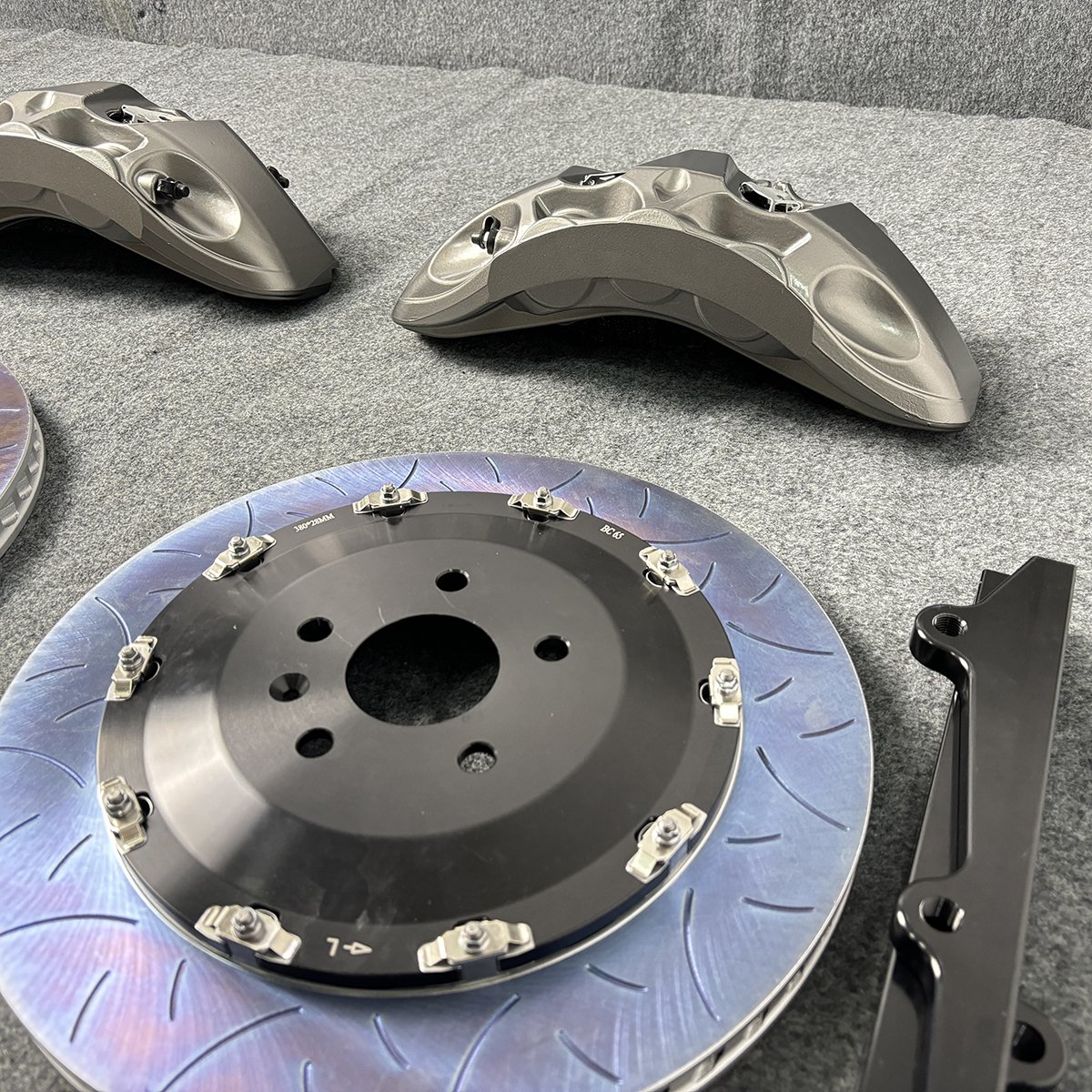 Competition-level Multi-piston Disc Brake Caliper 9N 6 Piston Brake Calipers, OEM Brake Caliper Replacement for GT Sports Car