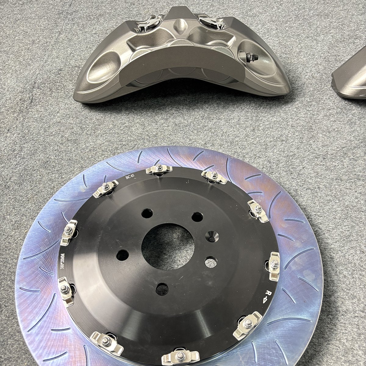 Competition-level Multi-piston Disc Brake Caliper 9N 6 Piston Brake Calipers, OEM Brake Caliper Replacement for GT Sports Car