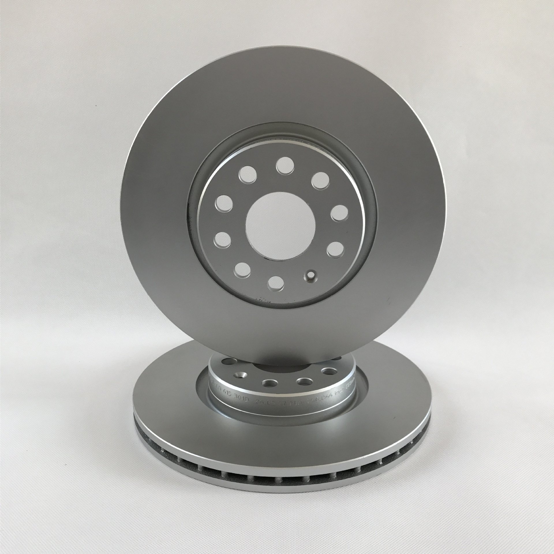 Front Vented Brake Discs 1K0615301AA for Audi A1 A3 Q2L Q3 TT Arteon CC Tiguan Golf Skoda