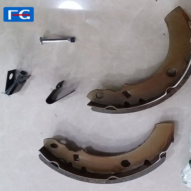 India 3 Wheel Motorcycle Tricycle Brake Shoes for Motor Engine