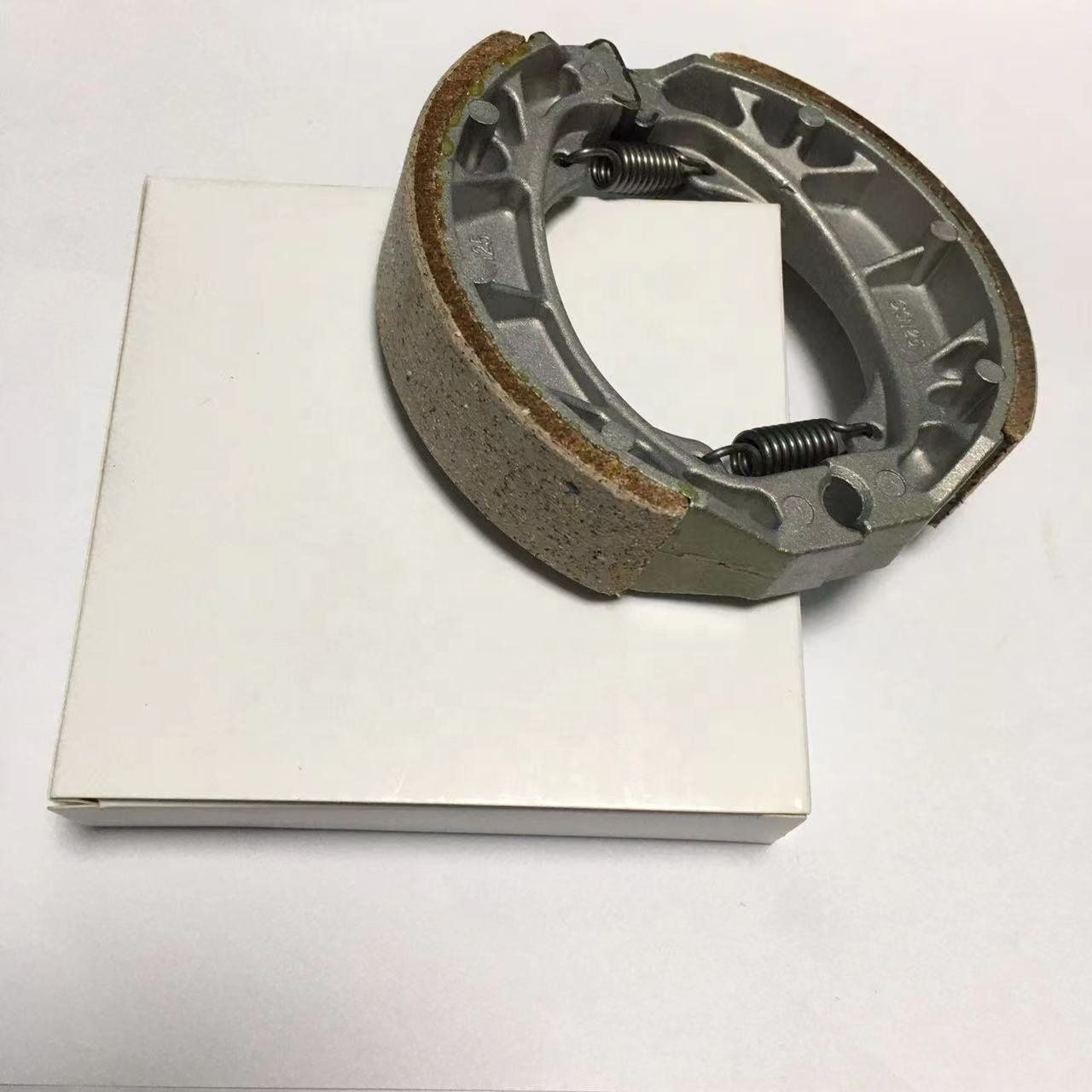 CD70 Brake Shoe Motorcycle Brake Shoe for Pakistan Market