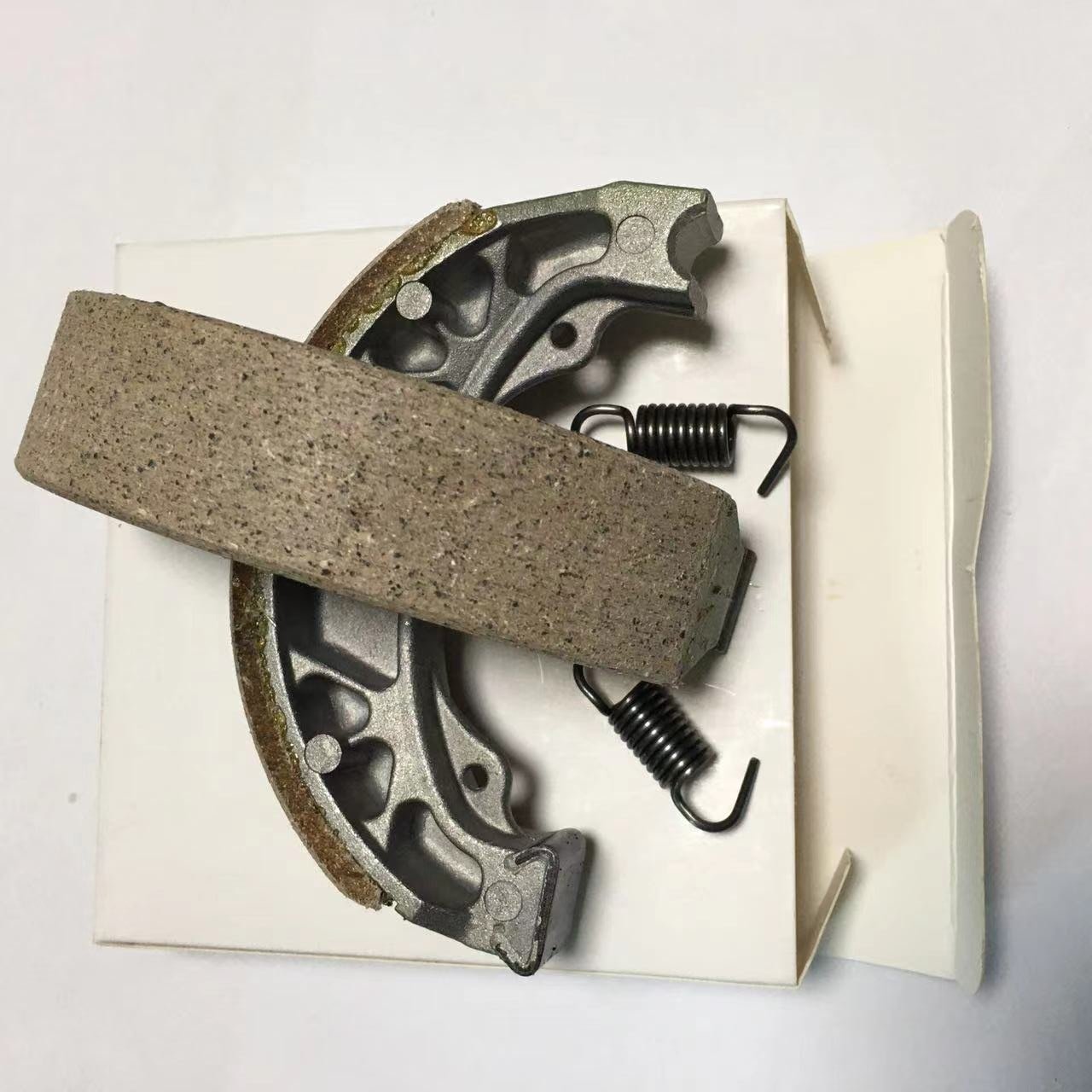 CD70 Brake Shoe Motorcycle Brake Shoe for Pakistan Market
