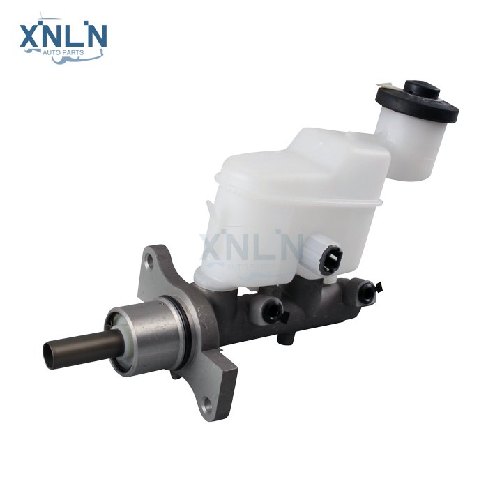 OEM 47201-09210 Brake Master Cylinder for Toyota Hilux Vigo 2004-2015 2WD