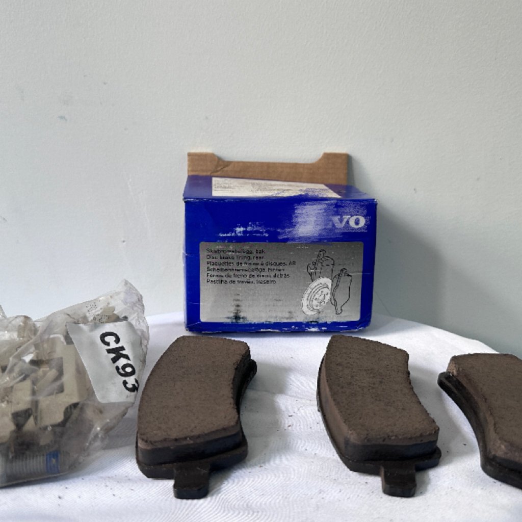 Wholesale Factory Auto Parts Brake Pad Kit for Volvo XC90 XC60 Spare Part 32287447