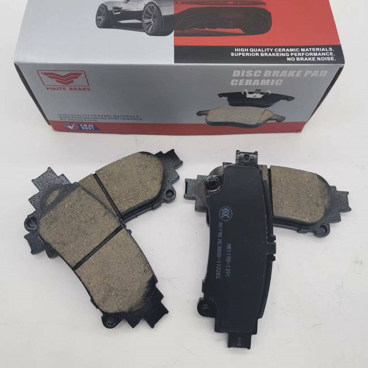 Auto Parts Auto Break Pad D1391 Brake Pads Car for LEXUS RX350 RX450h and TOYOTA Highlander Sienna