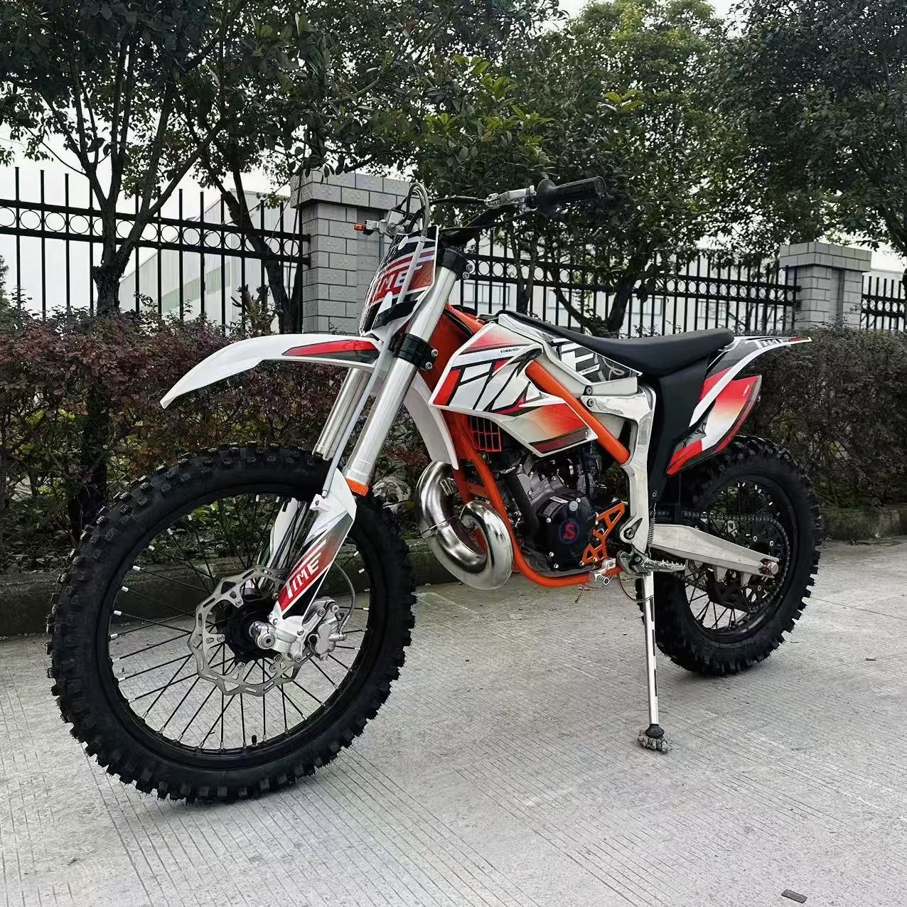 Sportbikes Direct 250cc 2T MT250 Engine Lightweight Durable Fuel Injection Enduro Dirt Bike Manufacturer's Off-Road Motorcycle