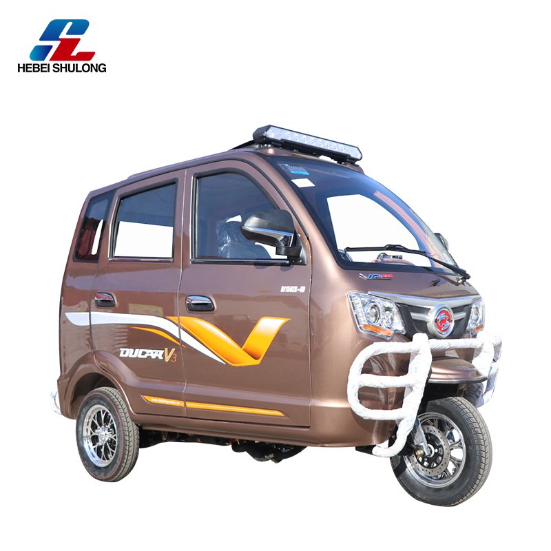 High Quality Manufacturer 4 Seats Three Wheel Motorcycle Passenger Tricycle
