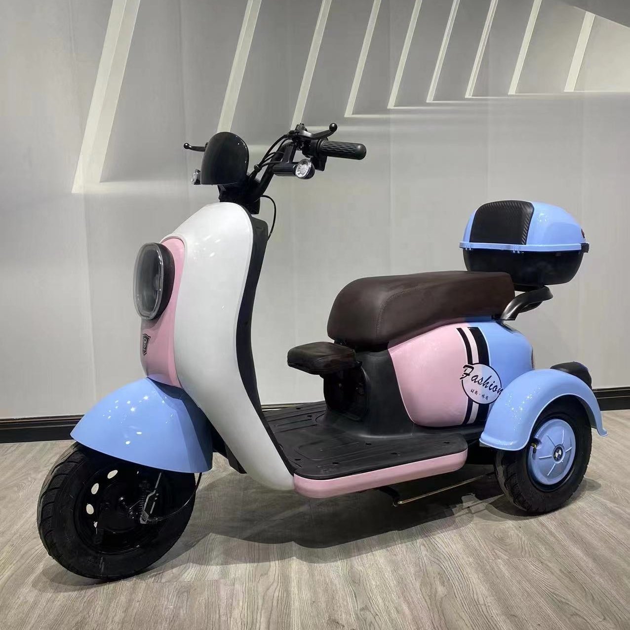 Meng MaThree-wheel Moped Motor High-power Wholesale Direct Brushless 48V/60V 600W Maximum LED Lamp Lead-acid Battery