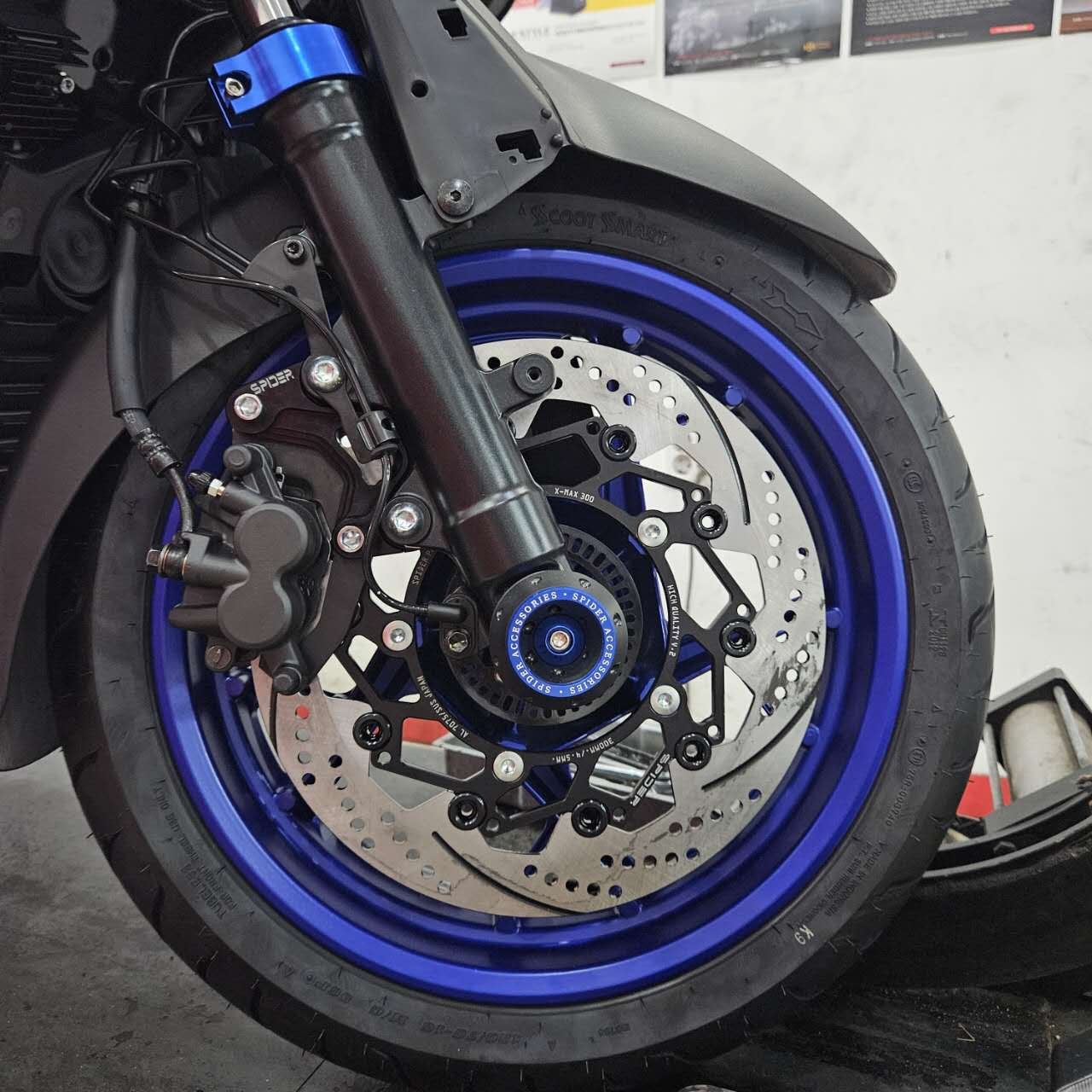 Motorcycle Modification Front Brake Discs 300Mm Floating Disc Rotors for Yamaha Xmax 300 Cnc Parts and Accessories