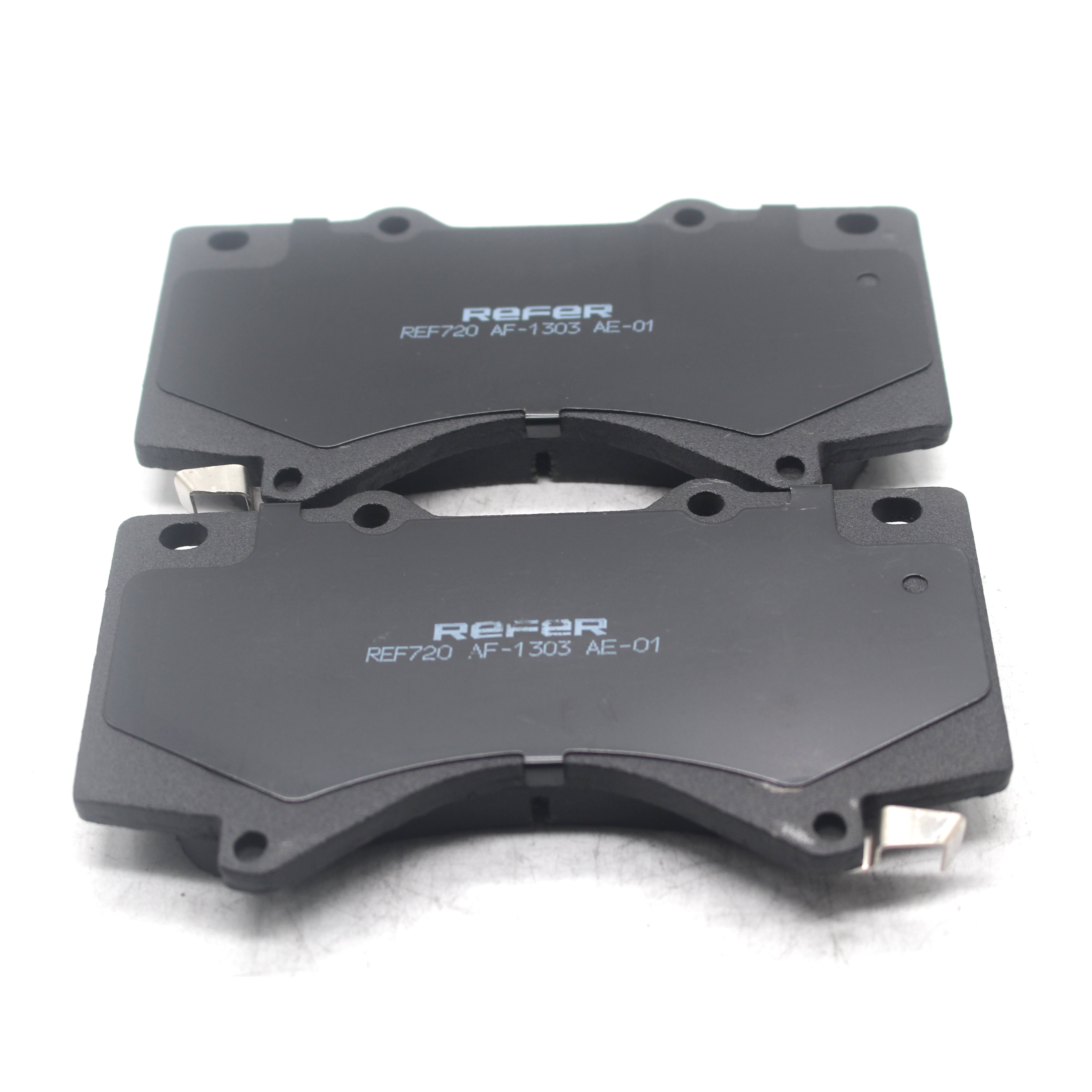 Auto Brake Pads Carbon Ceramic With Copper for LEXUS LX570/TOYOTA Land Cruiser D1303/8419-D1303 044650C020/044650280 GDB7763