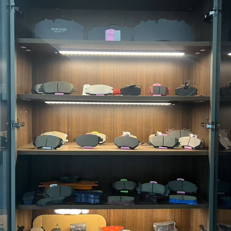 Automatic D1322 Ceramic Brake Pads with Good Price/OEM Low Price Brake Pad