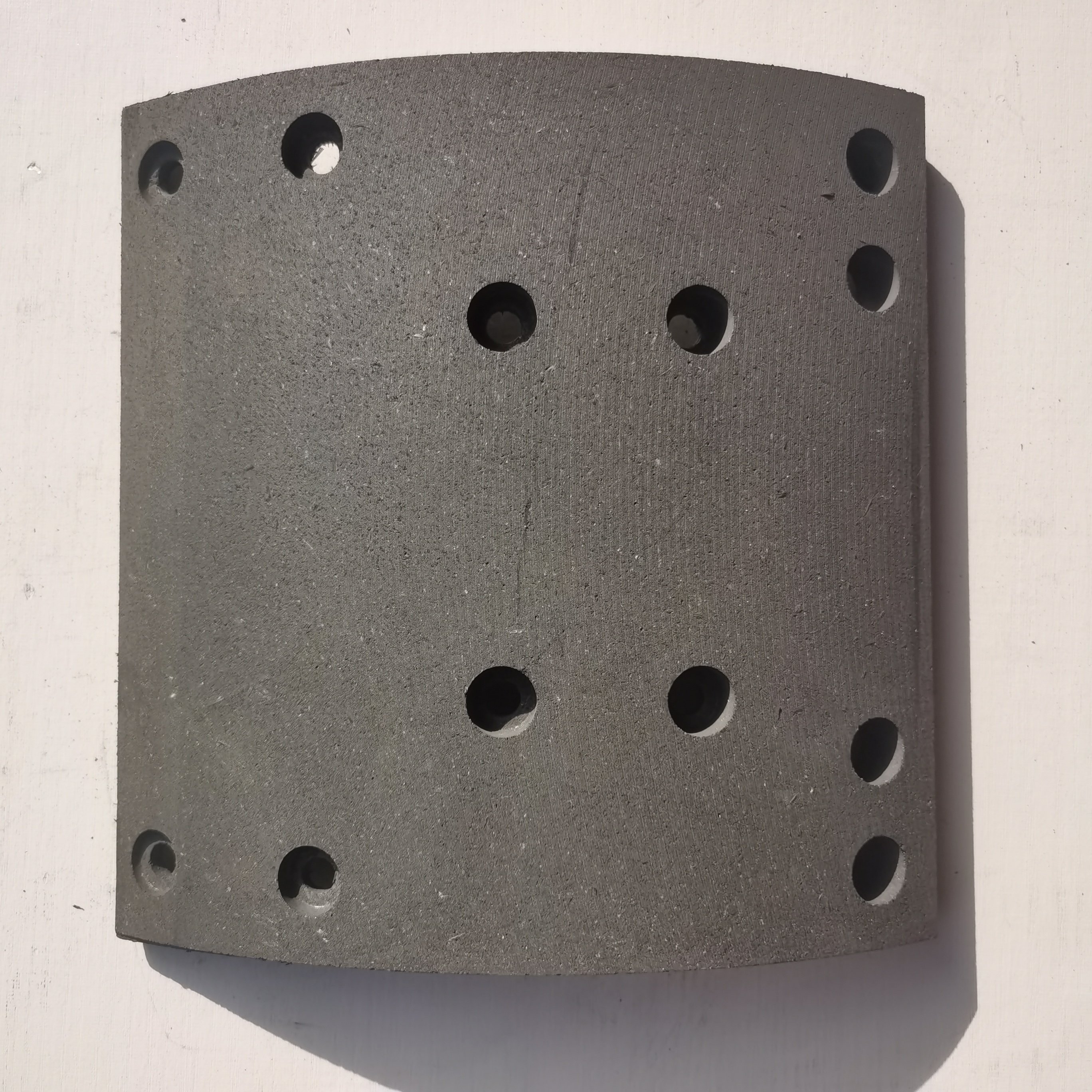 Wholesale of High - Quality Truck Brake Brake Pads Discs and Shoes (DZ9112340063M), Reliable Quality, Reasonable Price