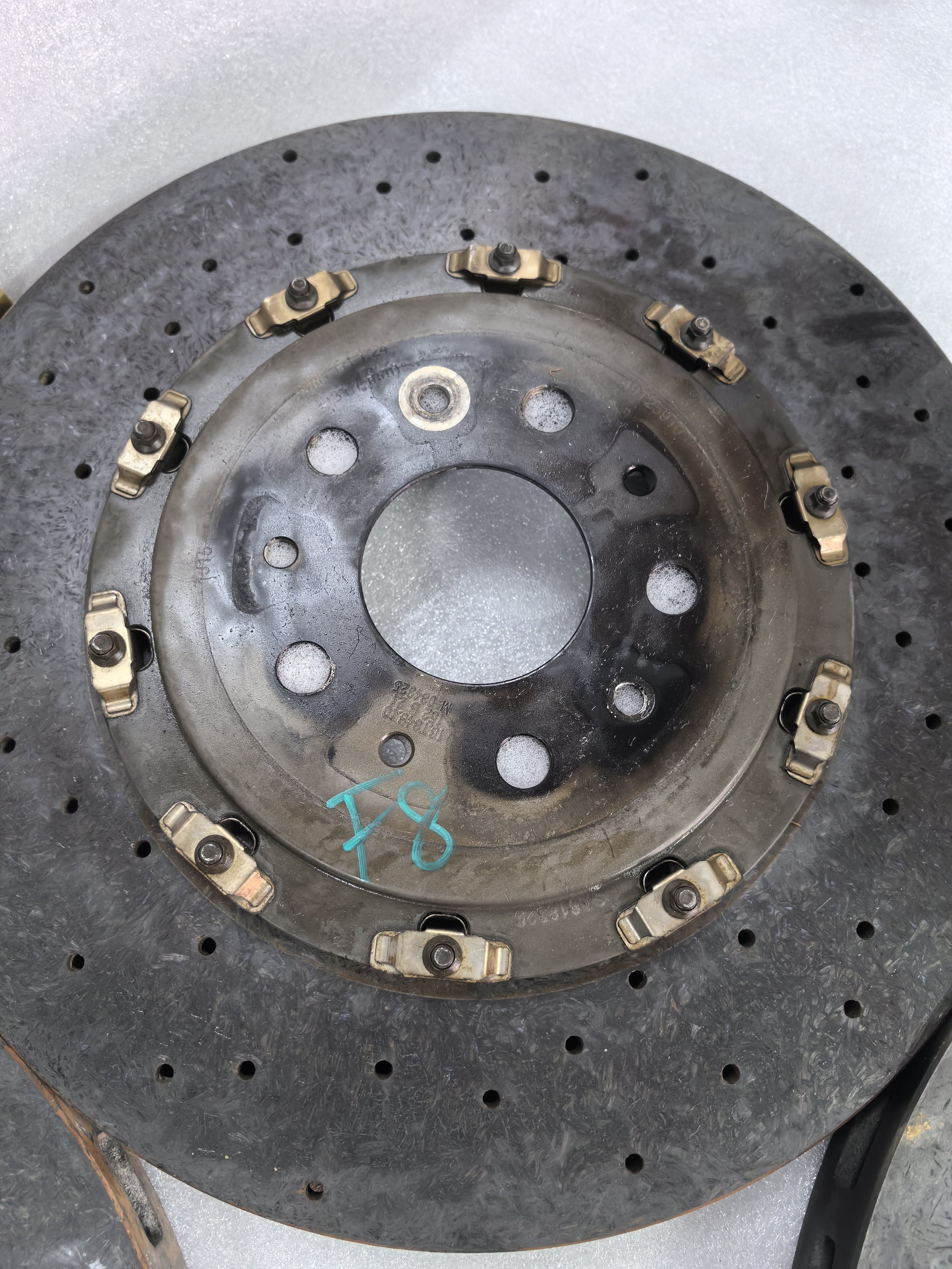 Original Used Tributo Carbon Ceramic Rear Brake Disk Rotor for Ferrari 488 F8 OEM 319166 321910