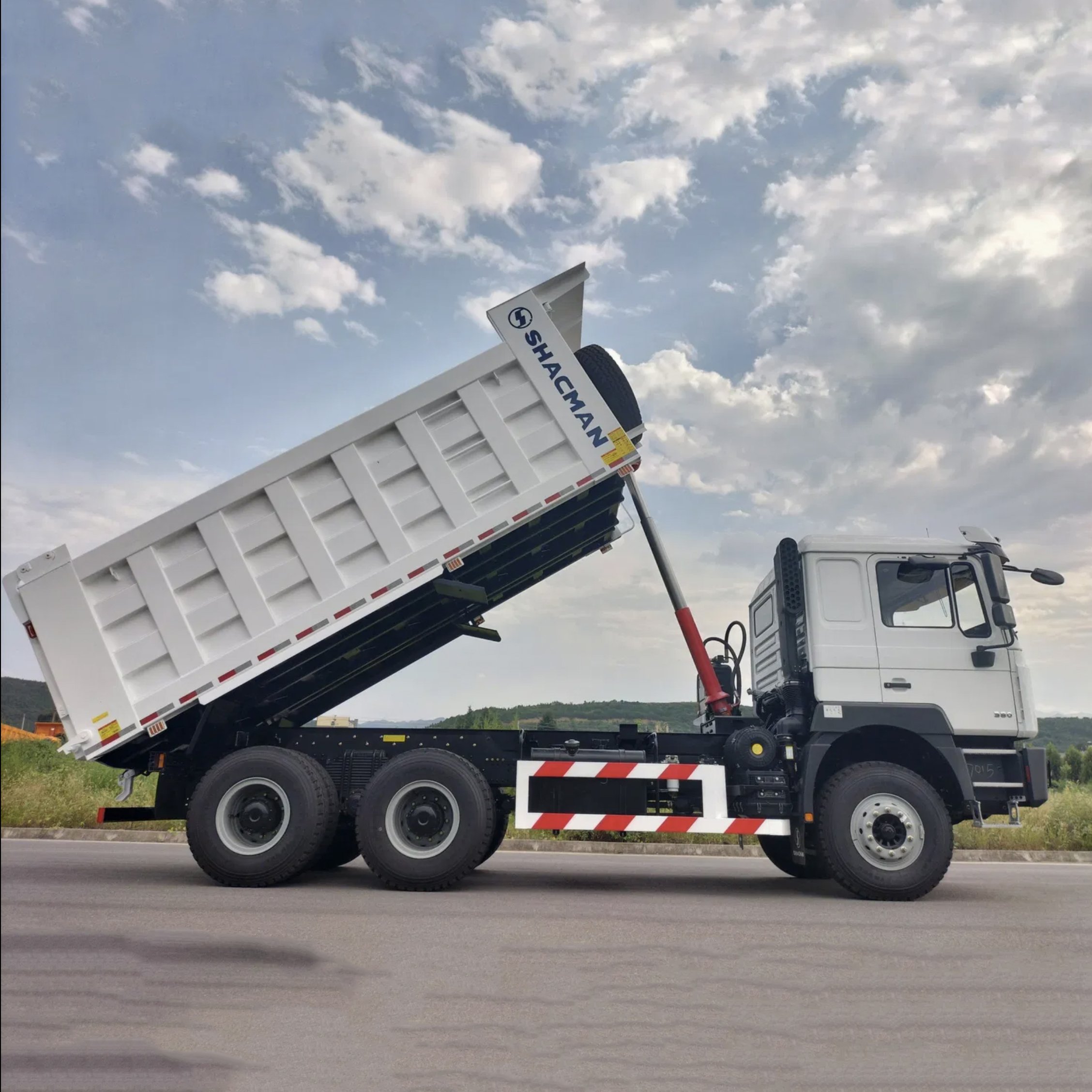 Good Condition SHACMAN F3000 6x4 10 Wheeler Loading 30 Ton 20 CBM Used Mining Dumper Dumping Tipping diesel Dump Tipper Truck