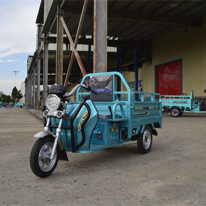 Low Price Electric Tricycle With Self -discharging 40km Mileage Long Range Electric Tricycle for City Use