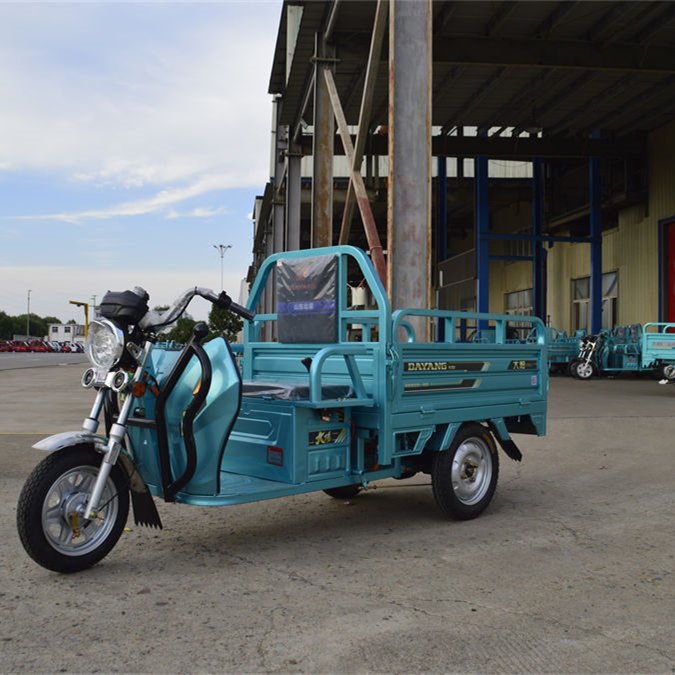 Low Price Electric Tricycle With Self -discharging 40km Mileage Long Range Electric Tricycle for City Use