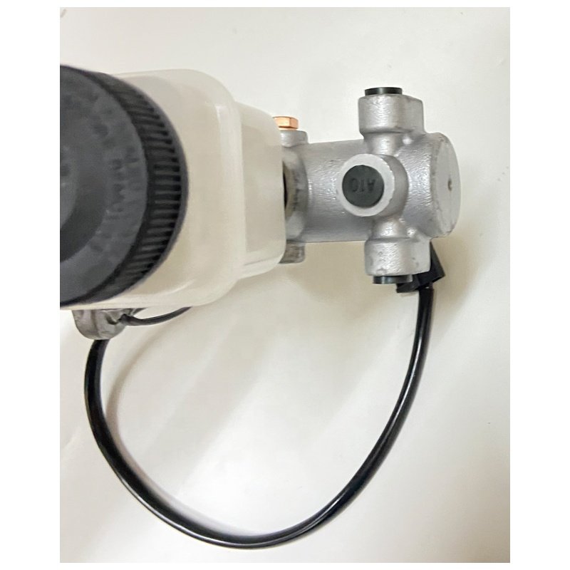 Auto Spare Parts Brake Master Cylinder for Mazda BT50 Ford Ranger 2006 UHY5-43-40Z
