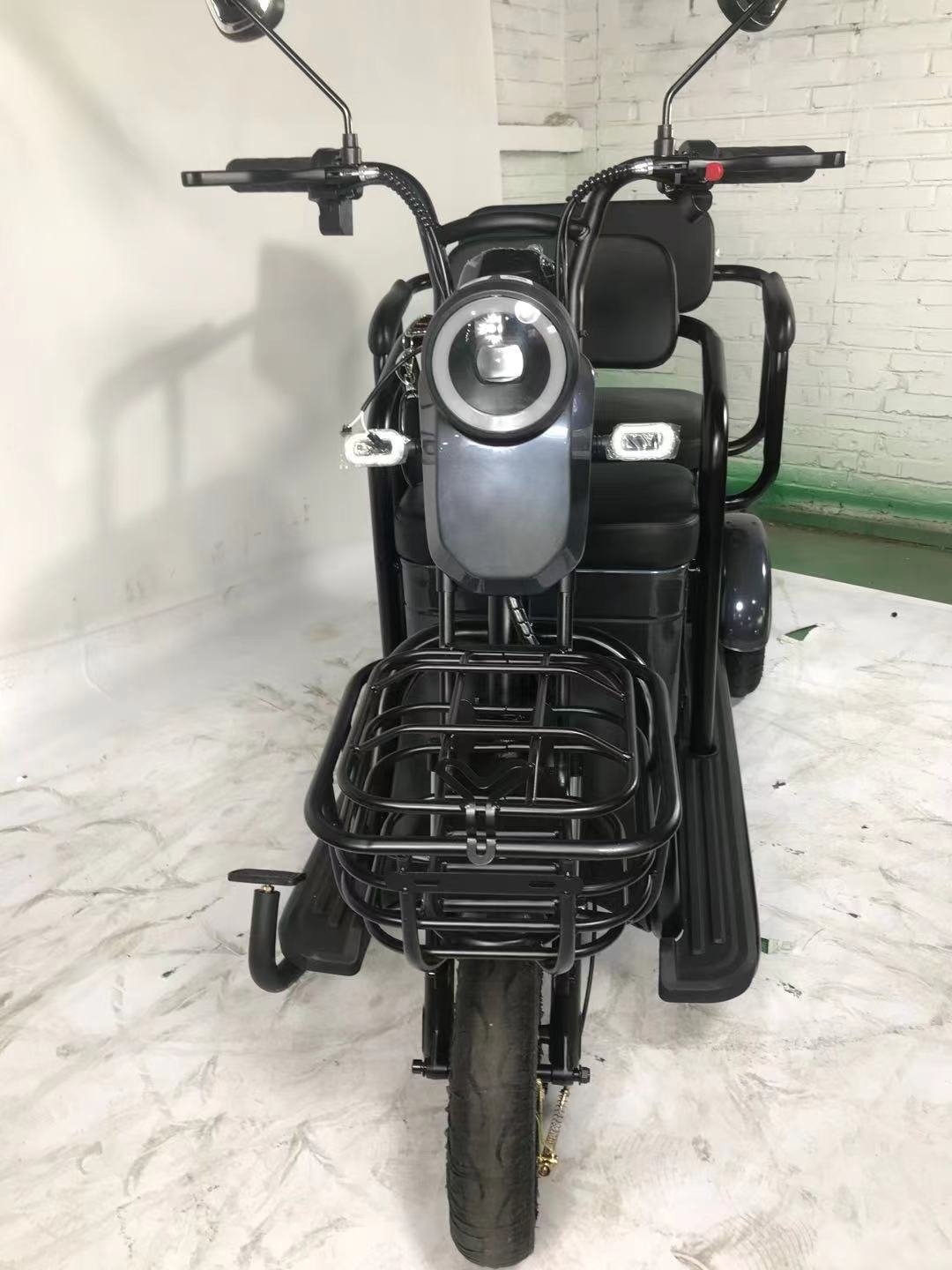 2024 Fashionable New Models Portable Electric Tricycle 3 Wheels Electric for Sale