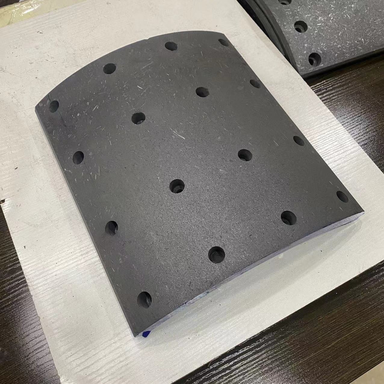 Cheap Price Heavy Duty Truck Spare Parts Front Rear Brake Pad Lining Drum Assembly Brake Shoe for SCANIA Truck OEM WVA19933