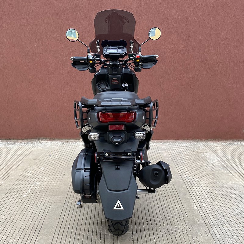EPA DOT Certified 150CC Gas Scooter with New Design Tank Air-Cooled Disc Brake 13 Inch Tire Motorcycle Windshield