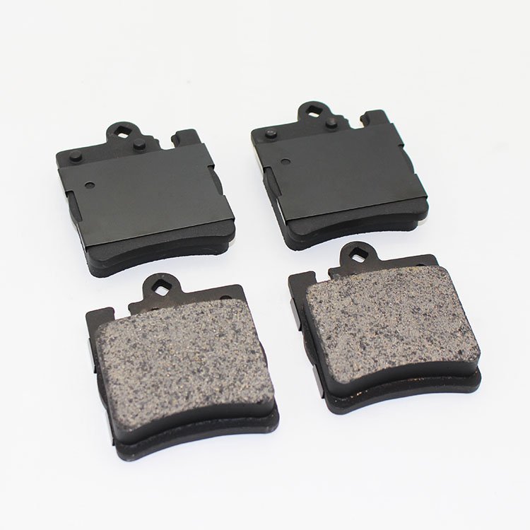Factory Direct Price Auto Parts 002 420 52 20 Car Brake Pad Auto Accessories Brake Systems Rear Brake Pads