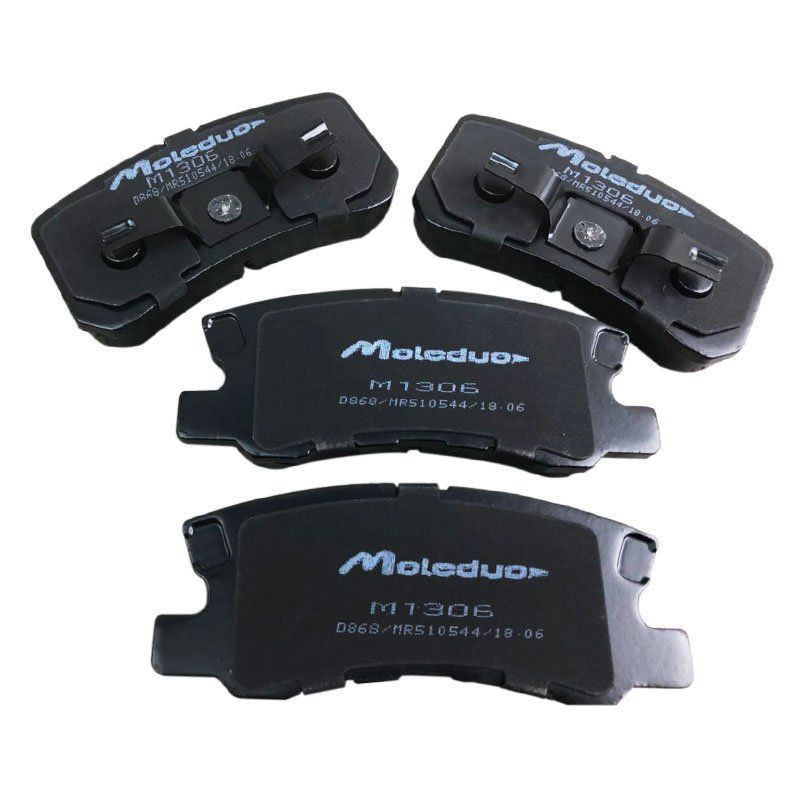 M1306 4605A447 4605A448 Wholesale Supplier High Performance Auto Parts High Quality Car Brake Pads for Chrysler Dodge Dart