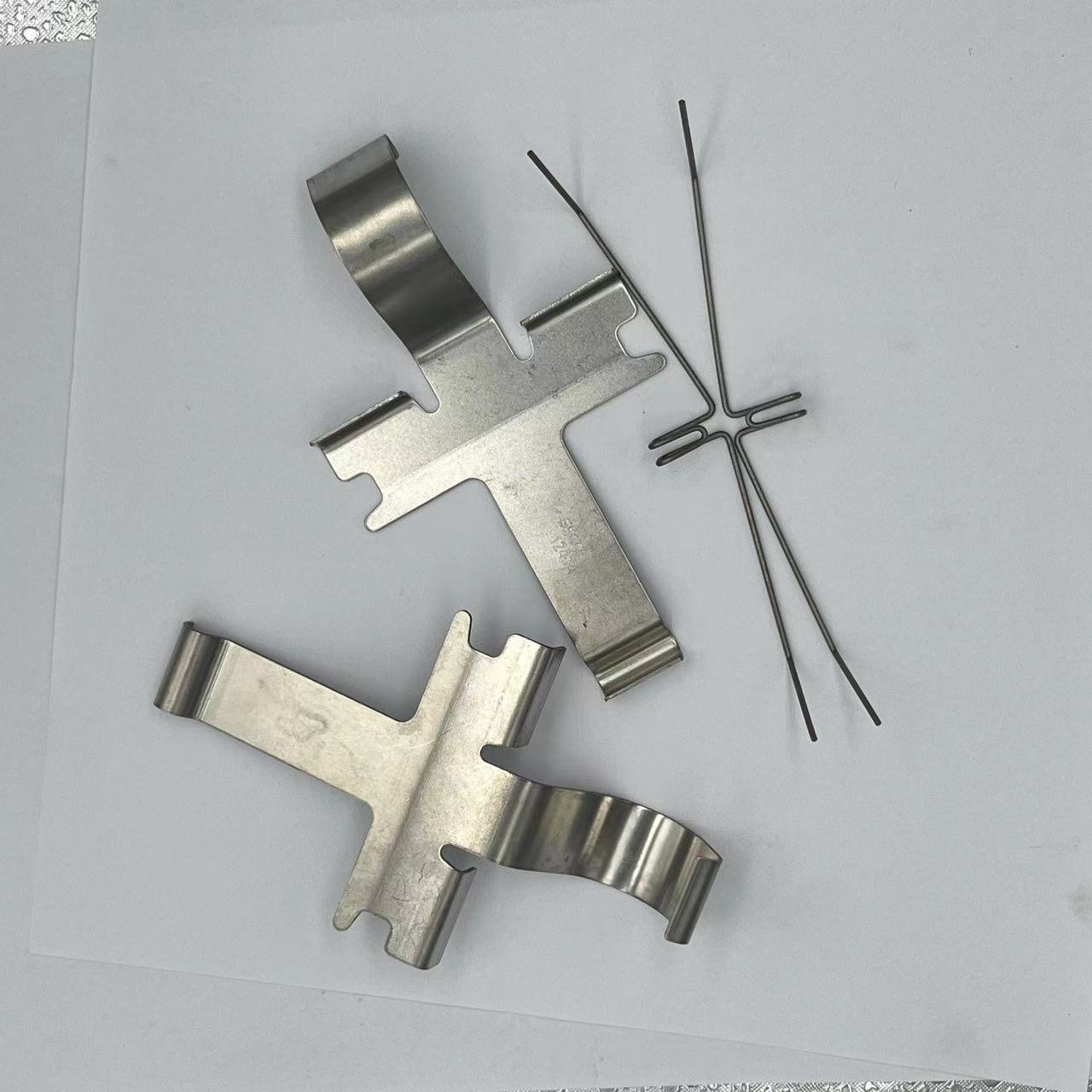D436 Brake Pad Accessory Kit Brake Pad Repair Kit Stainless Steel 301 Brake Pad Clips for OE0 04491-35160