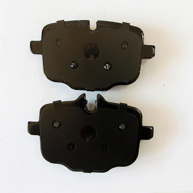 Manufacturers Supply Custom Ceramic Front Brake Disc Brake Pads Cars Kit for BMW D1850 34 21 6 870 552