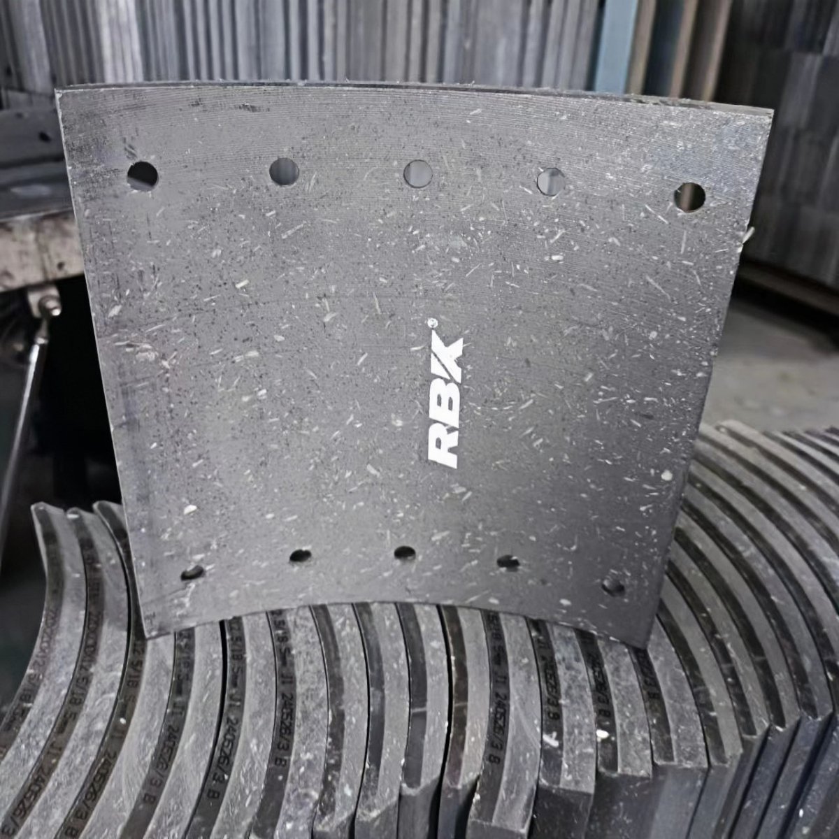 Shandong Hengtong Supply Non-Asbestos Quality Brake Systems 19094 BC37 Brake Lining for BPW 200 Brake Shoe Truck