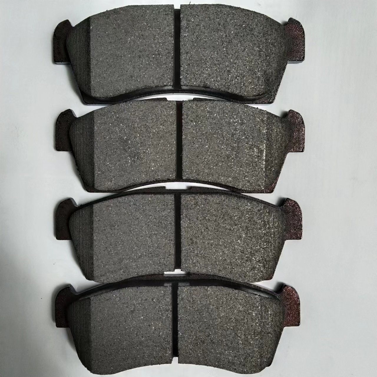 Genuine Quality Semi Metallic Ceramic Auto Brake Pads for Toyota Corolla Altis Hiace Camry Quantum Wish Innova Prius Yaris Hilux
