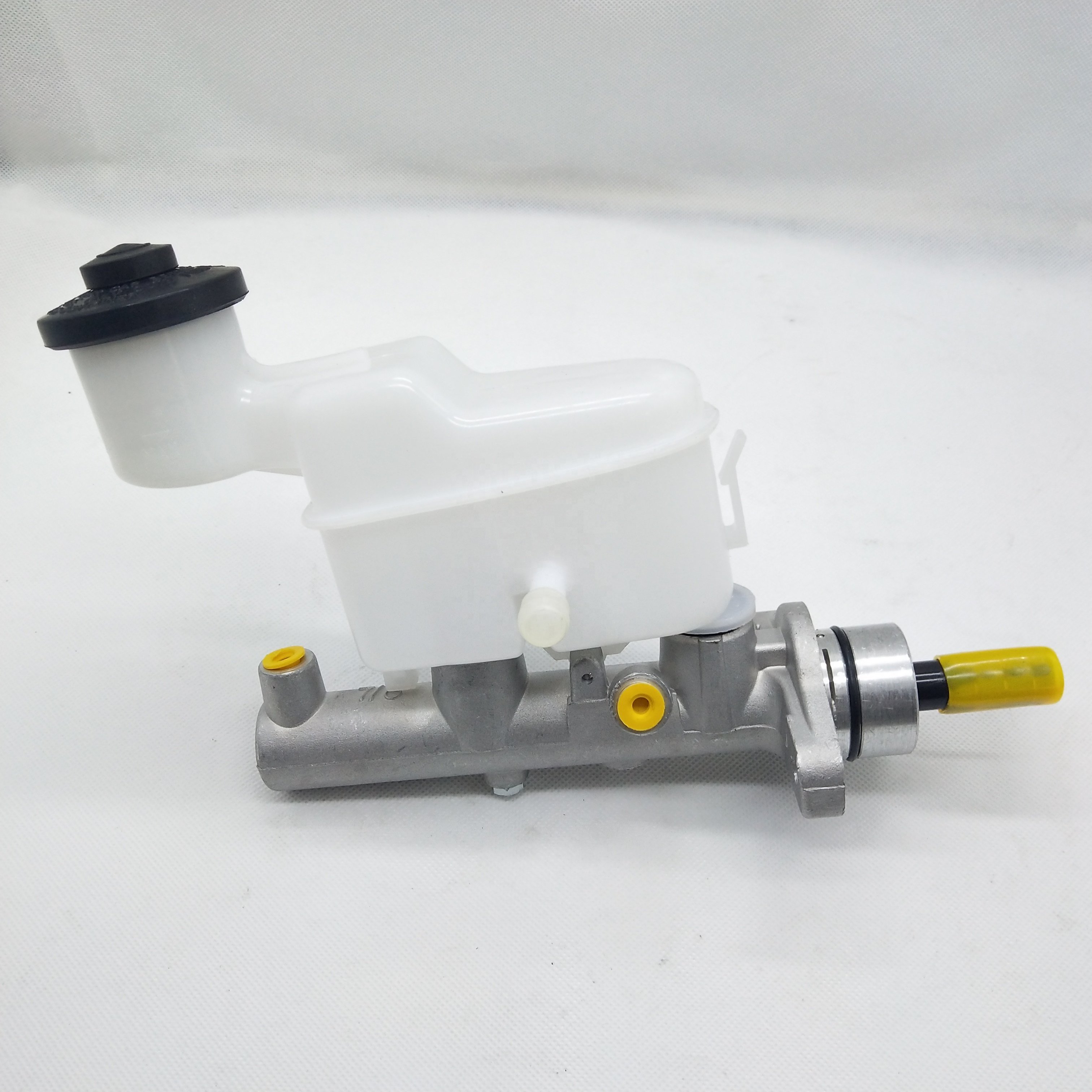 Factory High Quality Original Car Brake Master Cylinder 47201-0K020 for toyota