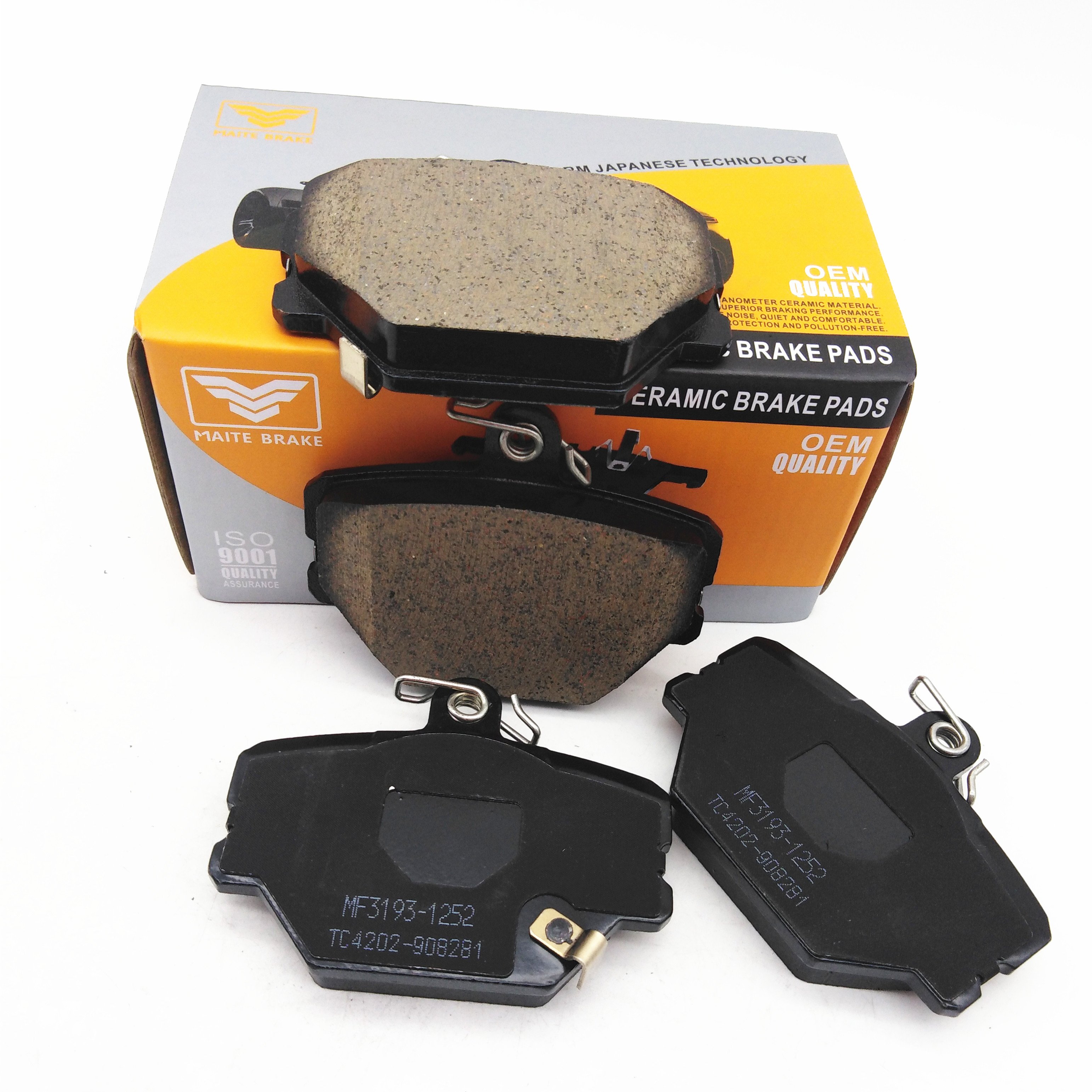 Wholesale 451 421 02 10 Ceramic Brake Pad D1252-8370 for SMART ROADSTER FORTWO CROSSBLADE