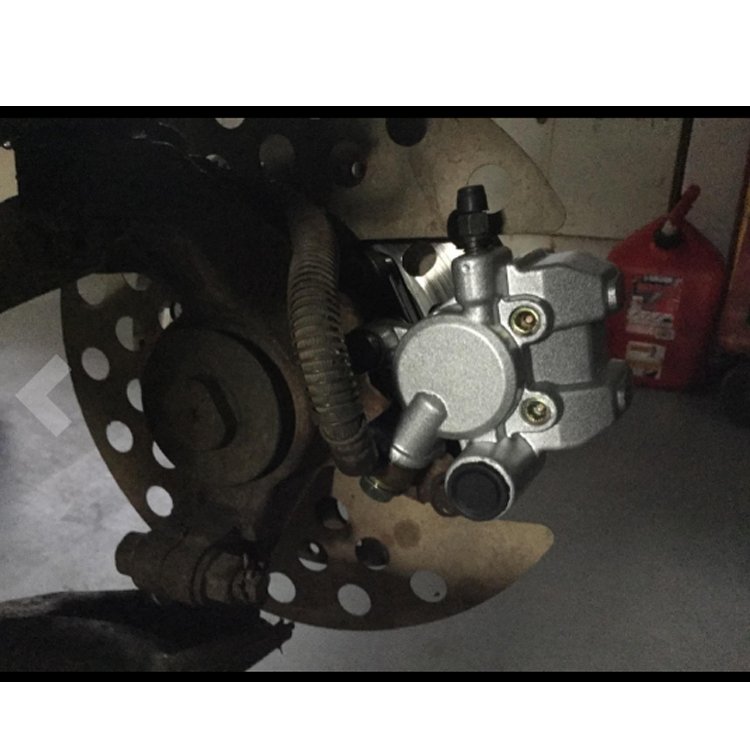 Front BrakeE Caliper Set for HONDA TRX 300EX TRX 250EX TRX 400EX LEFT & RIGHT 45101-HC0-006