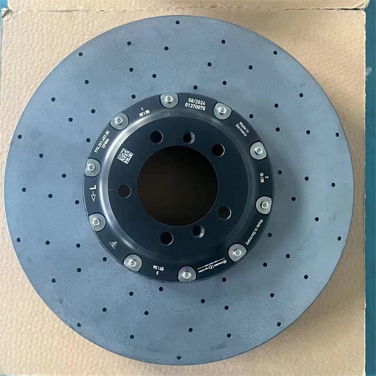 Brake Discs Carbon Ceramic Brake Discs 10 Piston Caliper Set for Porsche