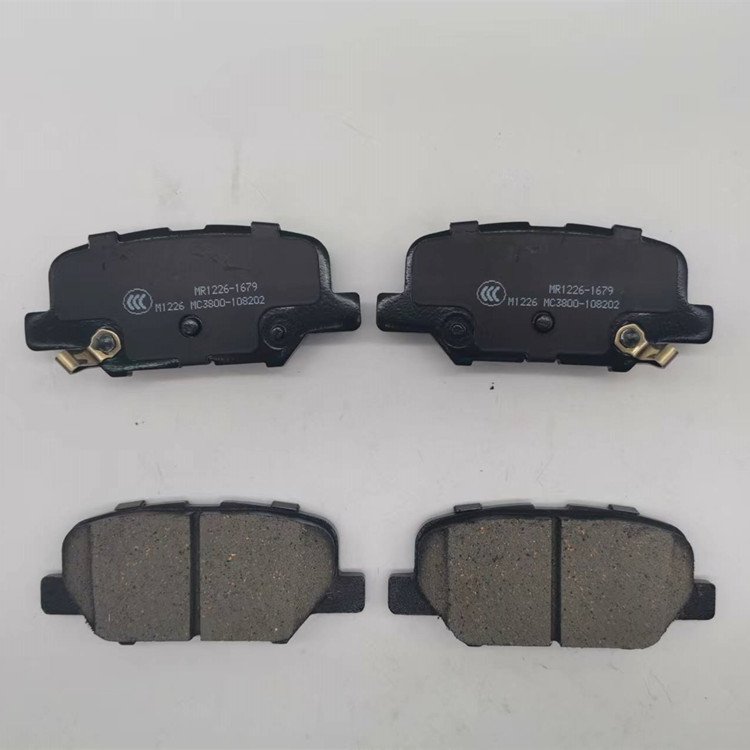 Car Brake Pads 4605B070 for MAZDA 3 (Mexico Built) MAZDA 6 and MITSUBISHI Outlander Rear Brake Pads D1679