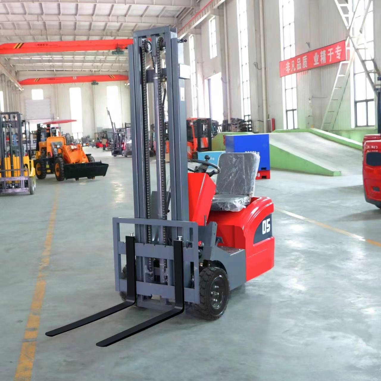 Multi-purpose Factory Farm Warehouse ISO CE 0.5 Ton 1ton 1.5 Ton Mini Three Wheeled Easy Turn Trucks Hydraulic Electric Forklift