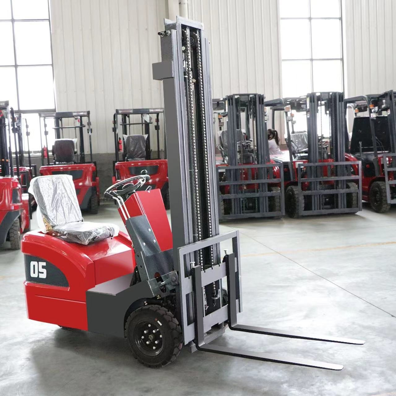 Multi-purpose Factory Farm Warehouse ISO CE 0.5 Ton 1ton 1.5 Ton Mini Three Wheeled Easy Turn Trucks Hydraulic Electric Forklift