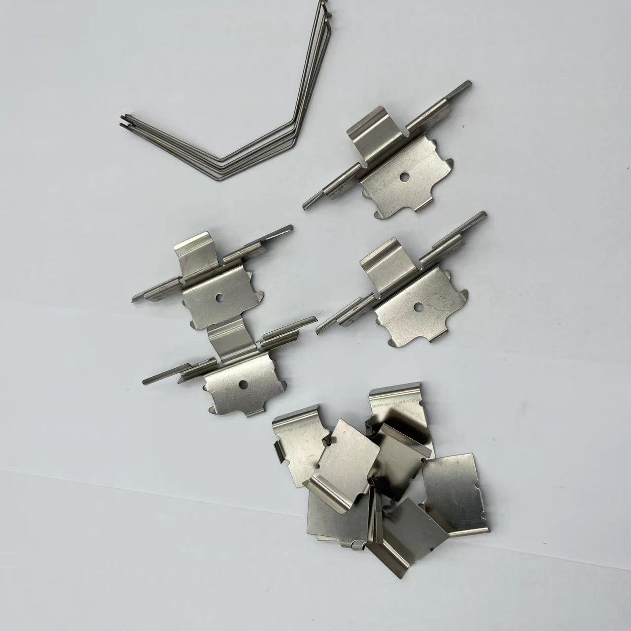 Brake Caliper Fitting Kits Brake Pads Hardware Kits D1164 for Ford Brake Pad Clips 6E5Z-2001-B