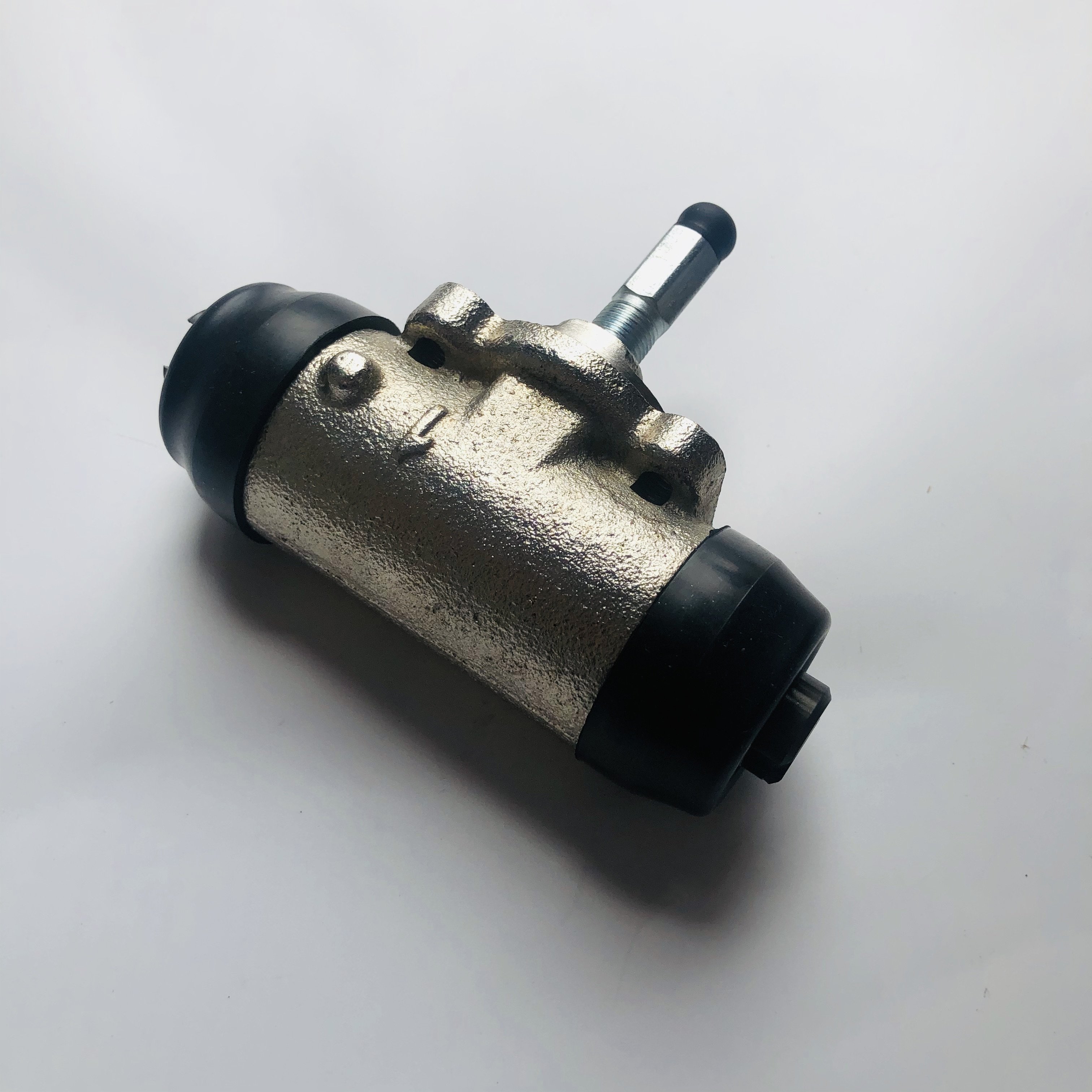 High Quality Auto Parts Brake Cylinder Rear Wheel Brake Cylinder for Land Cruiser HZJ79 HZJ78 47550-60120