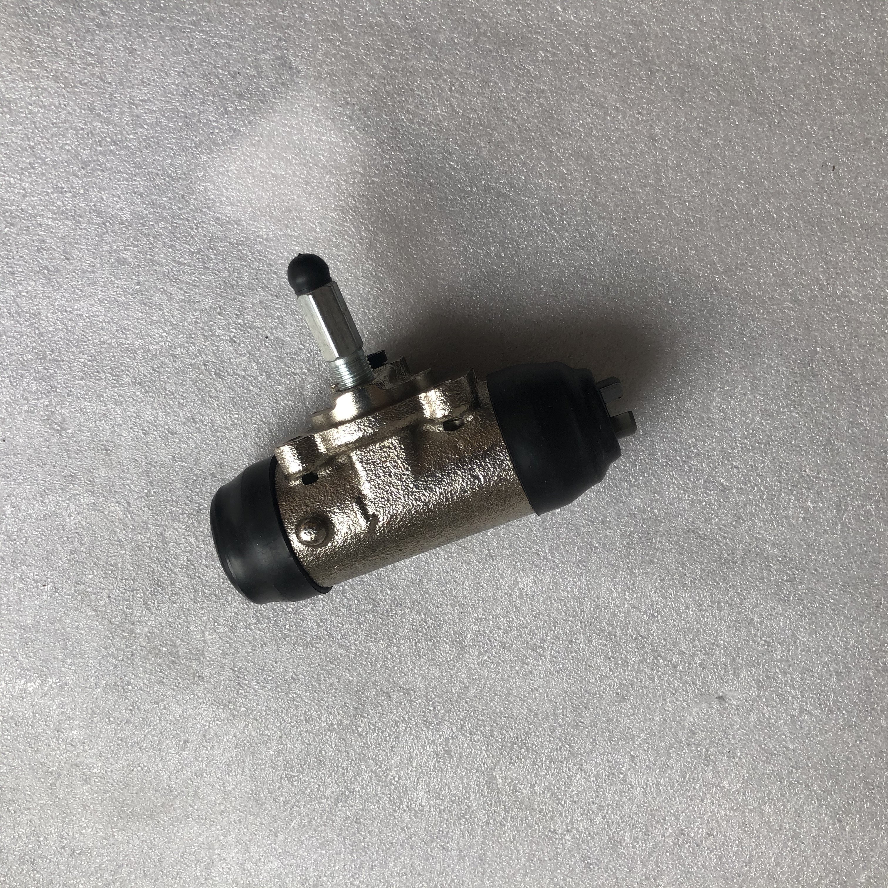 High Quality Auto Parts Brake Cylinder Rear Wheel Brake Cylinder for Land Cruiser HZJ79 HZJ78 47550-60120