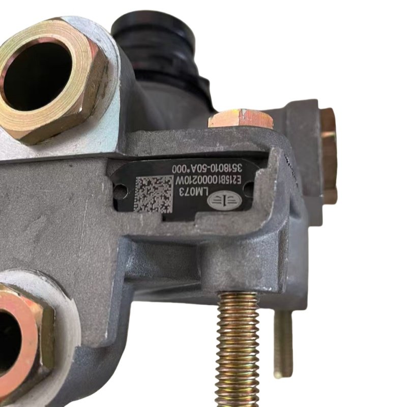 China FAW Heavy Duty Truck Haowo Shackleman Dongfeng SITRAK Truck Brake Relay Valve 3518010-50A/WG9000360524 Relay Valve