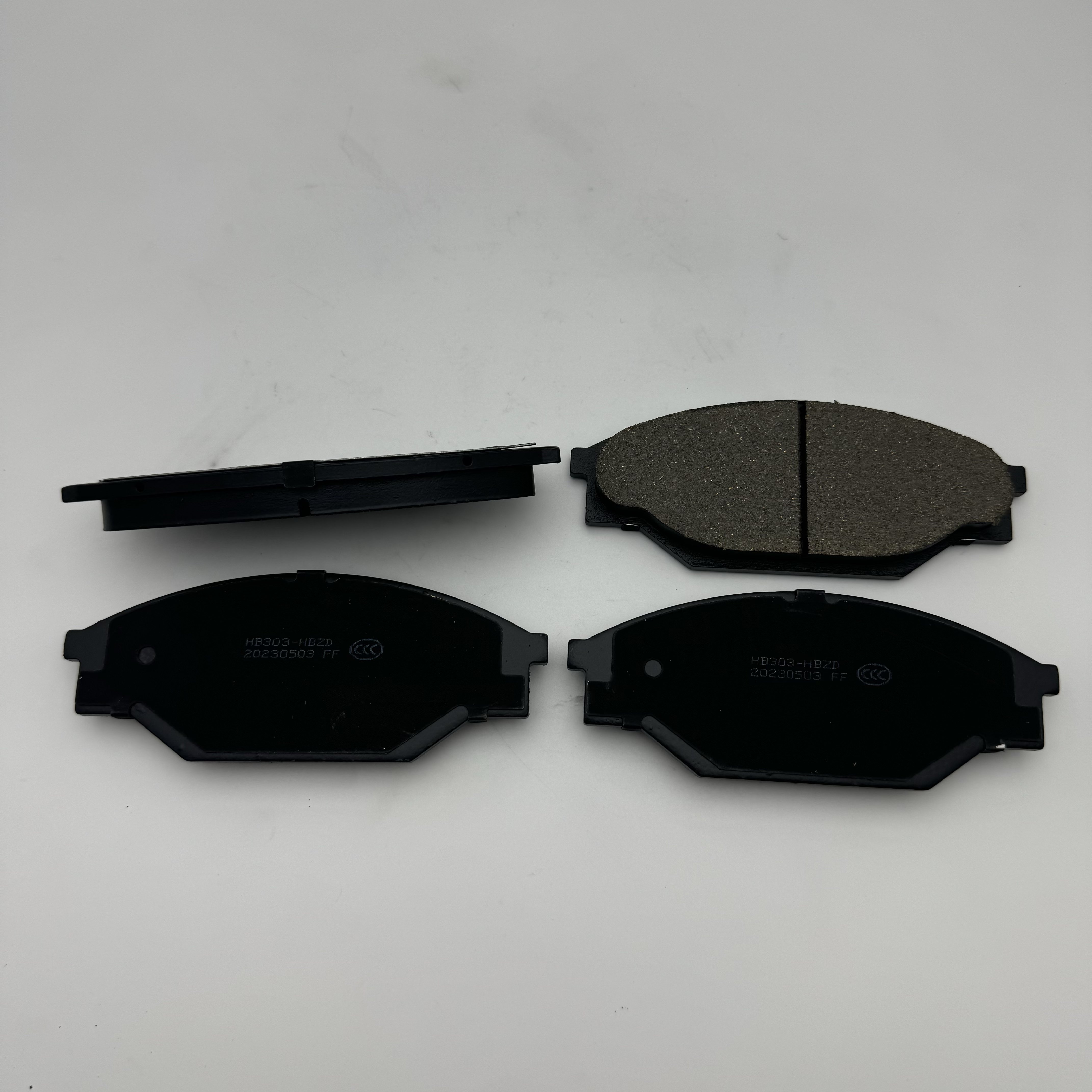 Wholesale All Japanese Series Auto Disc Brake Pad Fit for Toyota Hilux Haice Quick DeliveryD303ceramic Brake Pads Original Oem