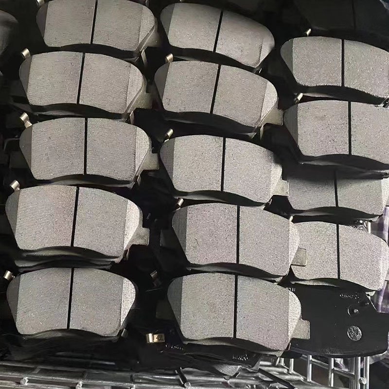 Hight Quality Car Front/Rear Brake Pad D1592 GDB7742 D1060-1HJ0A D1060-ED500 Ceramic Disc Brake Pads for Japanese Cars Parts