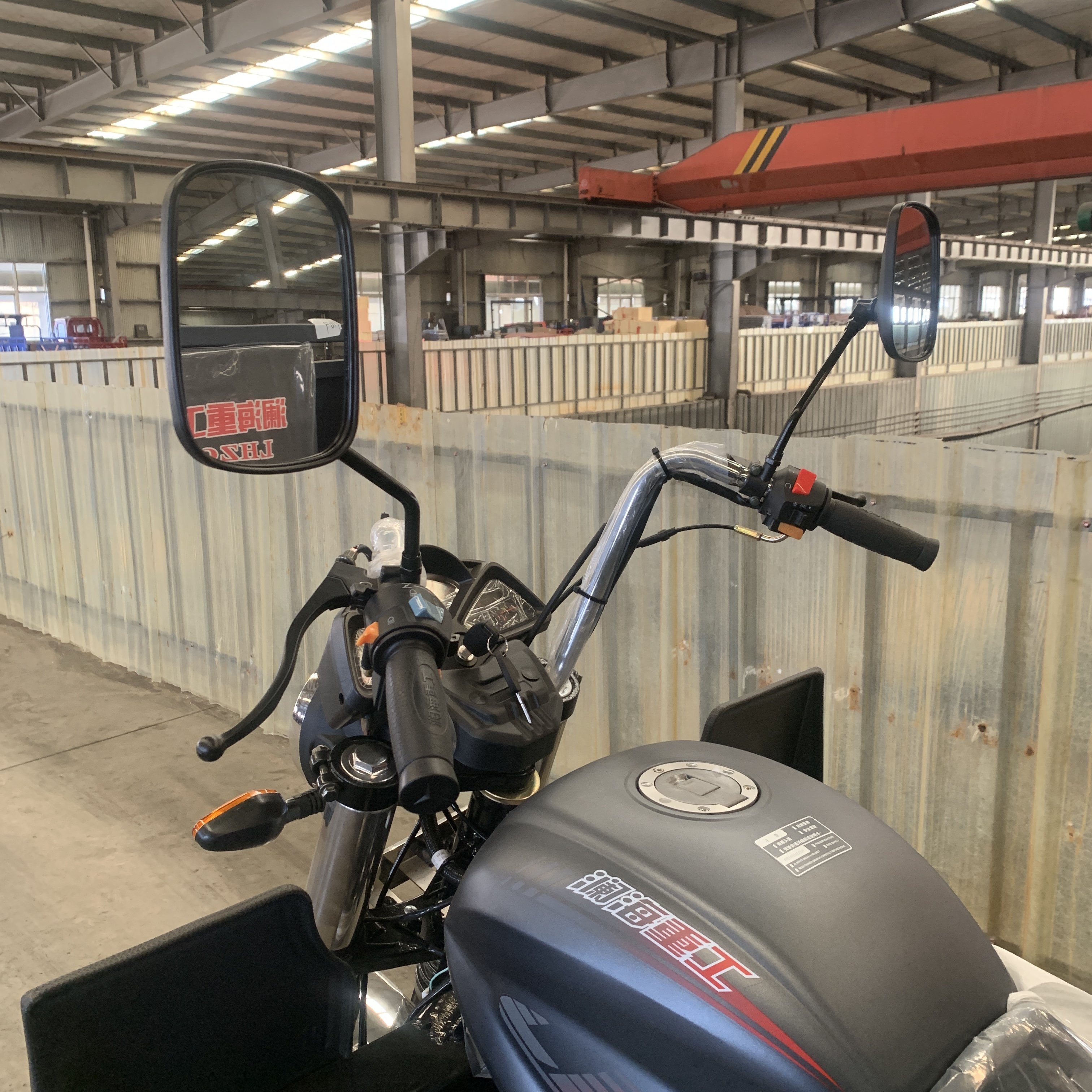 Original Factory Custom Motorcycle Tricycle Strong Climbing Ability Motorcycle Truck 5 Wheel Gasoline Cargo Tricycle Motorcycle