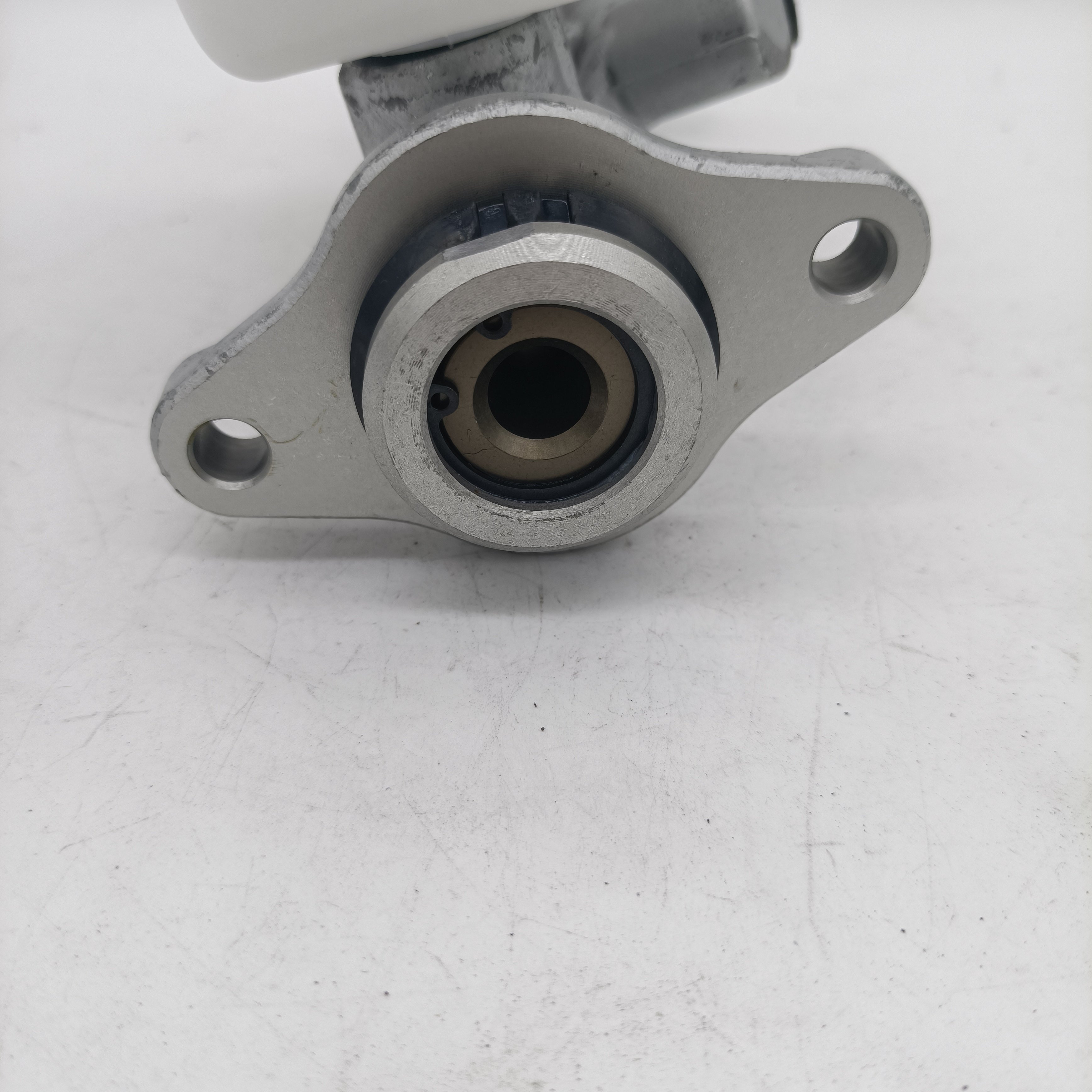 Brake Master Cylinder for TOYOTA 4 RUNNER HILUX Pickup KDN185 RZN185 KZN185 47201-3D360
