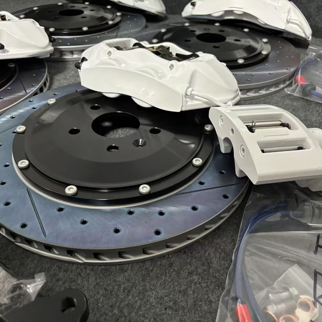 Large Brake Kit V6, 6-piston Brake Calipers, GT4, 4-piston Plus Mustang Handbrake for A45 C43 C63 E53 E63 S63 S65 G 63 GT Series