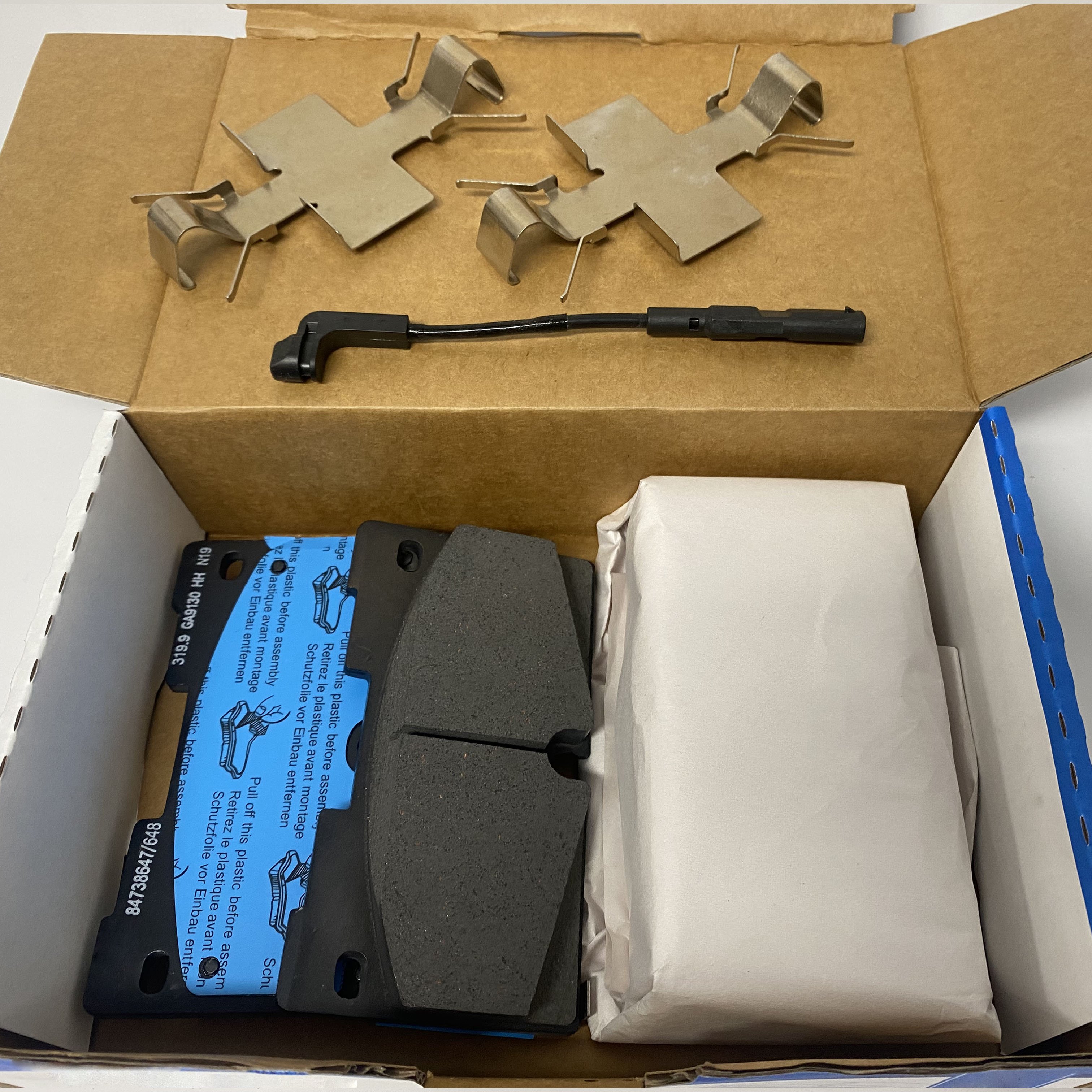 Front Brake Pad for Chevrolet Tahoe Suburban Cadillac Escalade GMC Yukon 84847749 17D2173CH 85524066