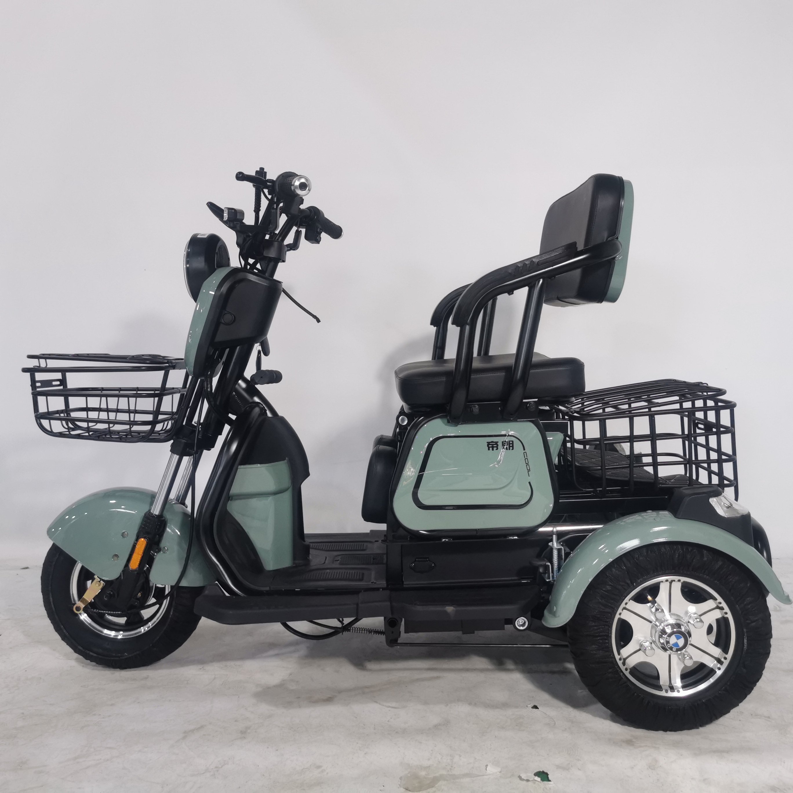 2025 Best Seller Electric Tricycles 3 Wheel Electric Scooter for Adults High Quality Factory Directly Sell