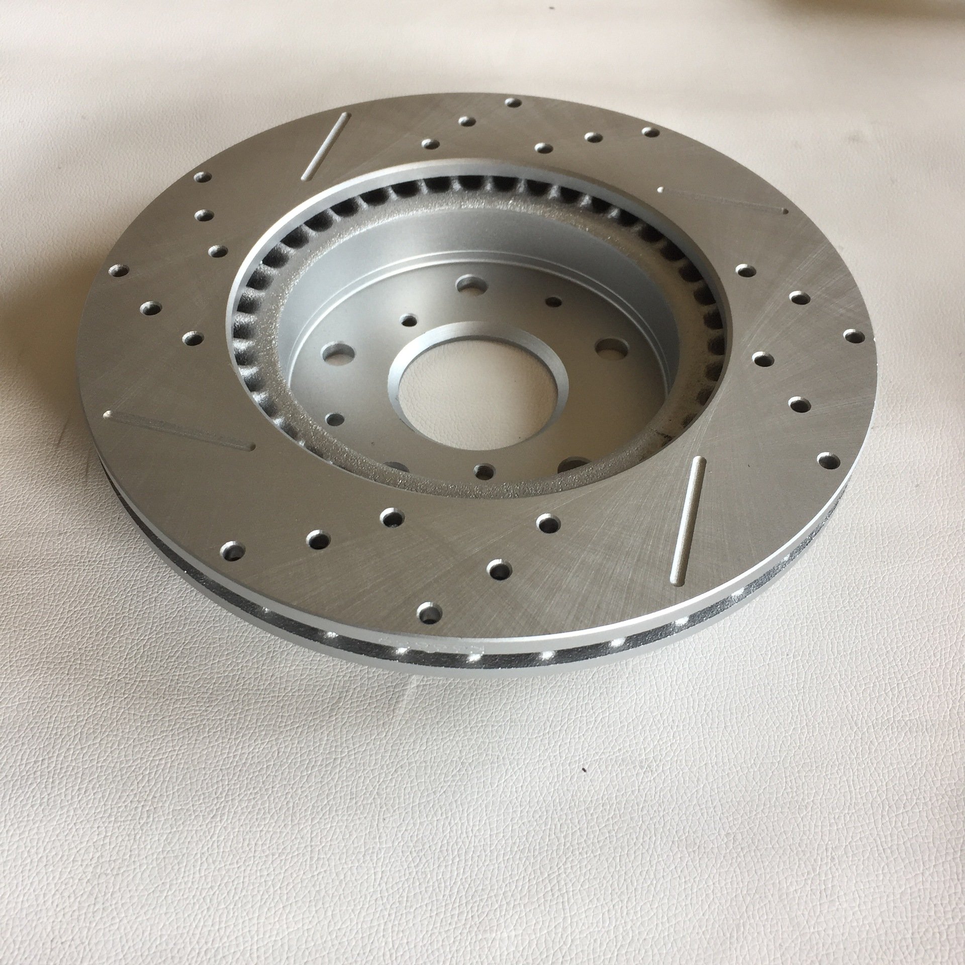 Front Brake Disc for SUZUKI SX4 (EY GY) 2006- FIAT SEDICI (FY_) 2006-2014 OEM 71742850